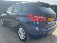 Begagnad BMW 218 Impressive 2016 Blå Halvkombi