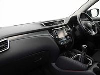 Used Nissan Qashqai N-Connecta 113 HP (83 kW) 2018 Silver SUV