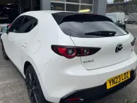 Used Mazda 3 Inclusive 186 HP (136 kW) 2022 White Hatchback