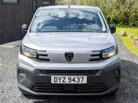 Nouă Peugeot Partner 129 CP (94 kW) 2026 Gri Monovolum
