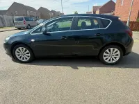 Used Vauxhall Astra Elite 165 HP (121 kW) 2014 Green Hatchback