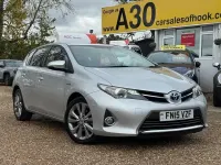 Used Toyota Auris Hybrid 136 HP (100 kW) 2015 Hatchback