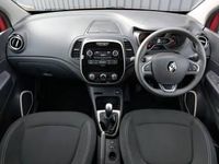 Used Renault Captur Play 90 HP (66 kW) 2019 Red SUV
