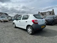 Begagnad Dacia Sandero Acces 75 HK (55 kW) 2013 Vit Halvkombi