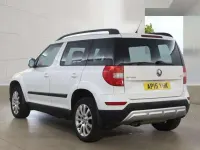 Used Skoda Yeti Outdoor SE 105 HP (77 kW) 2015 White SUV