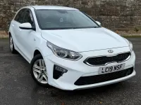 Used Kia Ceed 114 HP (83 kW) 2019 White Hatchback