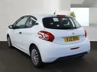 Begagnad Peugeot 208 Access 68 HK (50 kW) 2014 Vit Halvkombi