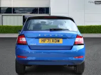 Begagnad Skoda Fabia Colour Edition 2021 Blå Halvkombi