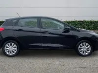 Używany Ford Fiesta Trend 101 KM (74 kW) 2022 Czarny Hatchback