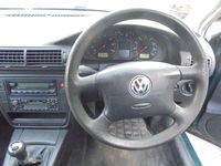 Used VW Passat S 2000 Green Sedan