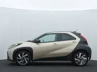 Used Toyota Aygo X 72 HP (52 kW) 2022 Beige SUV