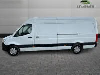 Begagnad Mercedes Sprinter Progressive 2021 Vit Van