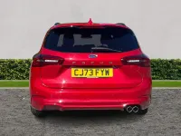 Begagnad Ford Focus ST-Line 2024 Röd Kombi