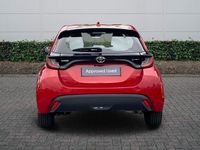 Second-hand Toyota Yaris Hybrid 2024 Roșu Hatchback