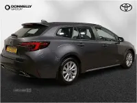Usado Toyota Corolla 2024 Gris Familiar