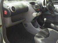 Used Toyota Aygo 67 HP (49 kW) 2005 Hatchback