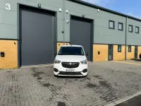 Używany Vauxhall Combo Sportive 130 KM (95 kW) 2019 Biały Van