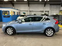 Used Volvo V40 Inscription 122 HP (89 kW) 2017 Blue Hatchback