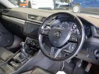 Usado Skoda Superb SE L Executive 150 CV (110 kW) 2018 Negro Familiar