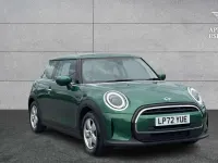 Usado Mini Cooper Classic 134 HP (98 kW) 2023 Verde Citadino
