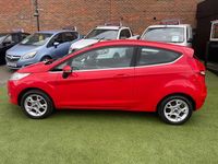 Used Ford Fiesta Zetec 82 HP (60 kW) 2012 Red Hatchback