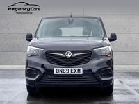 Used Vauxhall Combo Design Edition 99 HP (72 kW) 2019 Black MPV