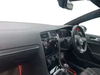 Używany VW Golf VII GTI 245 KM (180 kW) 2019 Czerwony Hatchback