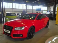 Usado Audi A5 Black Edition 170 HP (125 kW) 2011 Vermelho Coupé