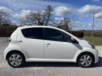 Used Toyota Aygo 67 HP (49 kW) 2012 White Hatchback