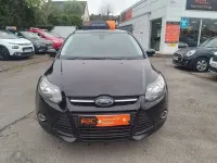 Begagnad Ford Focus Zetec 2013 Svart Halvkombi