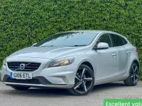 Gebraucht Volvo V40 R-Design 120 PS (88 kW) 2015 Silber Kleinwagen