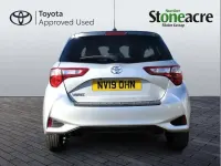 Używany Toyota Yaris 109 KM (80 kW) 2019 Srebrny Hatchback