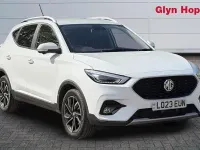 Używany MG ZS Exclusive 111 KM (81 kW) 2023 Biały SUV