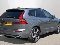 Usado Volvo XC60 R-Design Pro 250 HP (183 kW) 2021 SUV