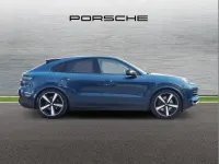 Used Porsche Cayenne E-Hybrid 464 HP (341 kW) 2024 Blue SUV