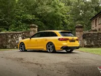 Used Audi RS4 Design 470 HP (345 kW) 2024 Yellow Estate