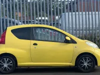 Used Peugeot 107 68 HP (50 kW) 2009 Yellow Hatchback