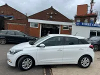 Used Hyundai i20 SE 100 HP (73 kW) 2017 White Hatchback