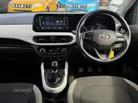 Used Hyundai i10 Premium 67 HP (49 kW) 2022 Turquoise Hatchback
