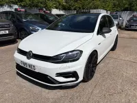 Begagnad VW Golf VII R 300 HK (220 kW) 2019 Vit Halvkombi