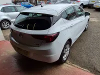 Używany Vauxhall Astra Design Edition 136 KM (100 kW) 2015 Biały Hatchback
