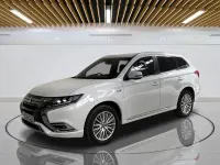 Used Mitsubishi Outlander P-HEV 209 HP (153 kW) 2018 White SUV