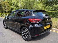 Used Renault Clio V Iconic 90 HP (66 kW) 2022 Hatchback