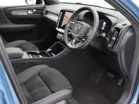 Usado Volvo XC40 Ultimate 197 HP (144 kW) 2024 Azul SUV