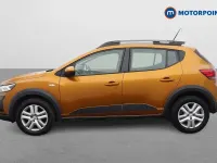 Begagnad Dacia Sandero Expression 2023 Orange Halvkombi