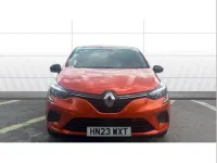 Used Renault Clio Evolution 143 HP (105 kW) 2023 Orange Hatchback