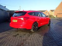 Used Ford Focus Zetec 120 HP (88 kW) 2019 Red Estate