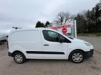 Begagnad Peugeot Partner 2016 Vit