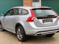 Used Volvo V60 CC 190 HP (139 kW) 2017 Estate