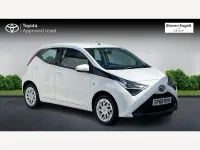 Used Toyota Aygo X-play 2018 White Hatchback